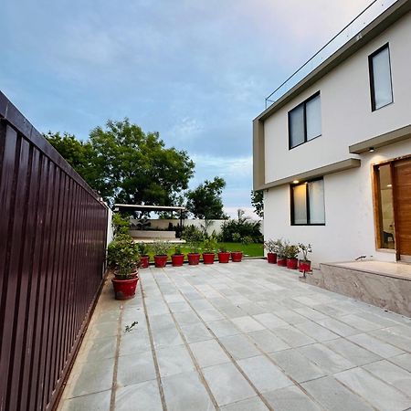 Karmabhumi 1 Villa Sātej Exterior photo