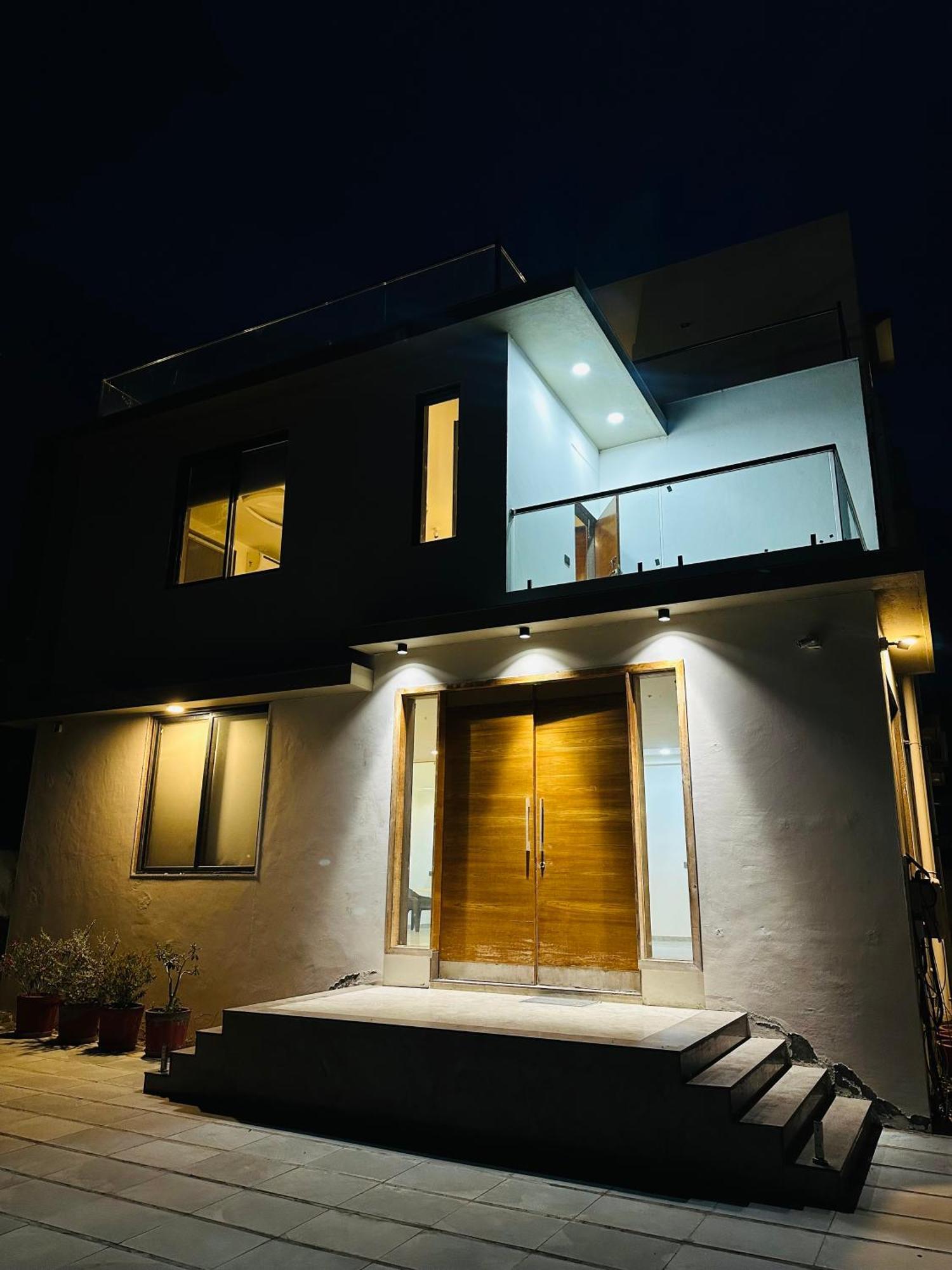 Karmabhumi 1 Villa Sātej Exterior photo