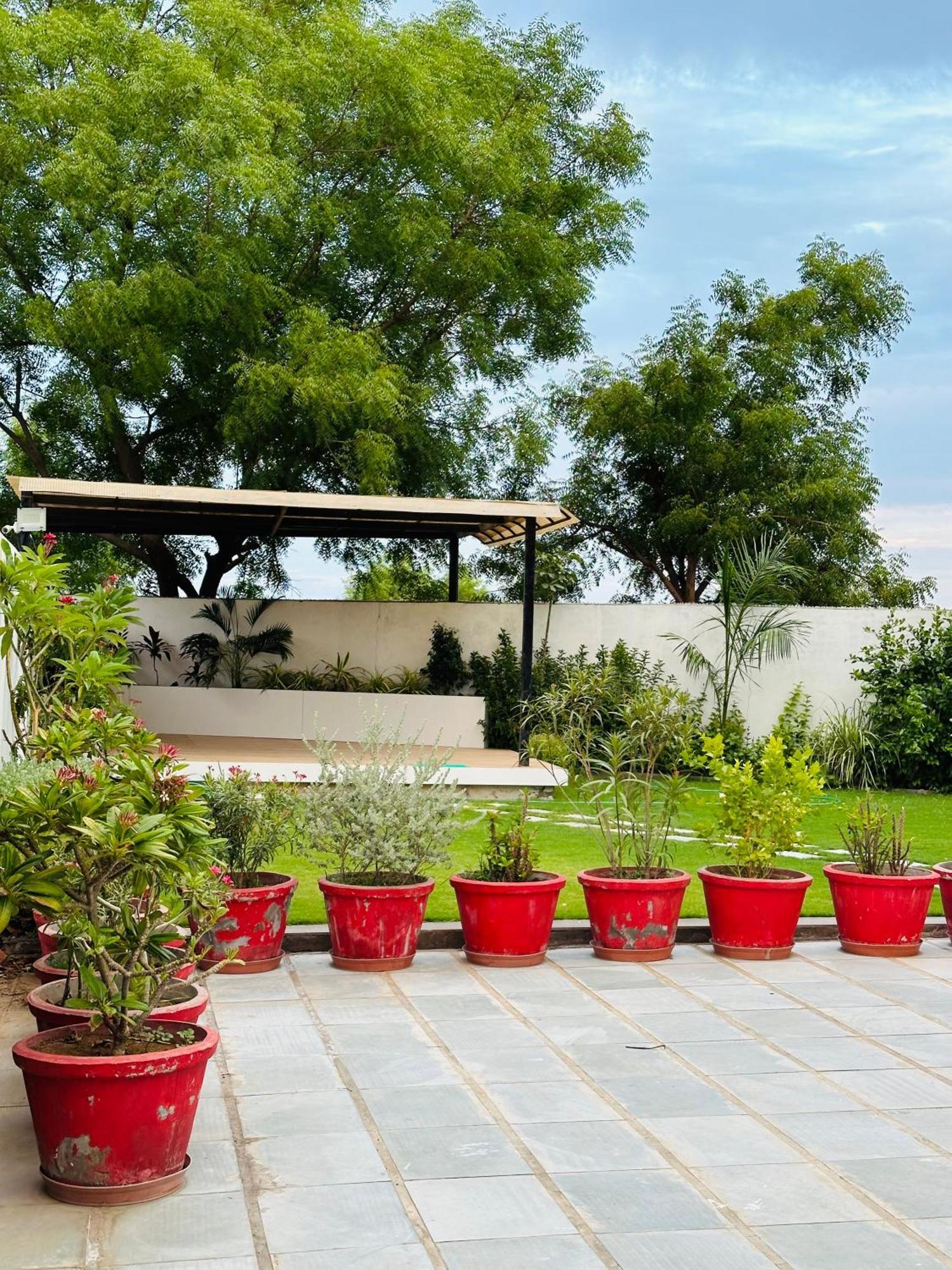 Karmabhumi 1 Villa Sātej Exterior photo